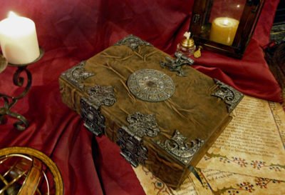 A prática de manter um Diário Mágico | Grimório | Livro das Sombras A prática de manter um Diário Mágico | Grimório | Livro das Sombras